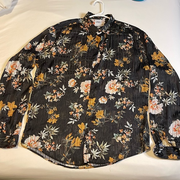 Zara Other - Zara Men’s Button Up Size Medium- Relaxed Fit